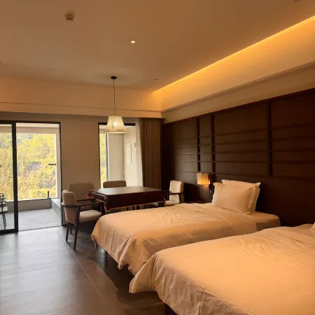 Jiuheyueyuan Wenquan Forest Resort Hotel