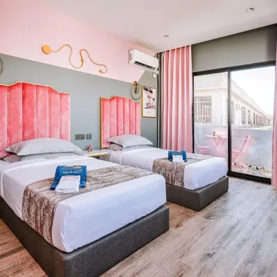 Neo Paly Hotel トゥン・サカラン海洋公園周辺のホテル