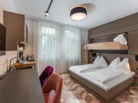 Villa Elisa Hotels near ليهِن