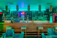 Green Town Apartments - bar