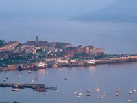 2-Bed Gourock Margaret St - Sleeps 4 - Contractors, Business & Relocations - Free Parking Hotels in Gourock