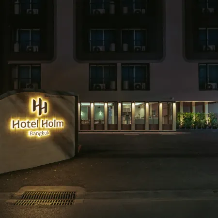 Hotel Holm Bangkok Отели рядом с достопримечательностью «Станция надземного метро Victory Monument»
