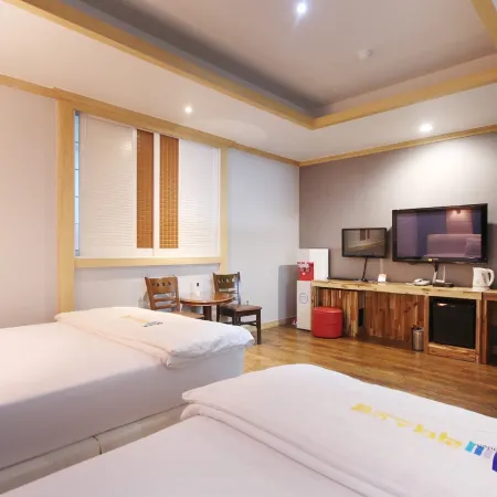 Leaders Motel Отели рядом с достопримечательностью «Железнодорожная станция Тондэгу»