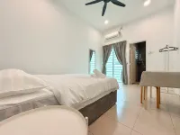 Botani Cyber 18 Landed Homestay