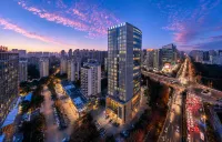 Lis Future Hotel (Zhengwuqu Swan Lake Wanda)