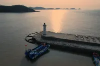 Huanglong Qiyue Hotel - Beach