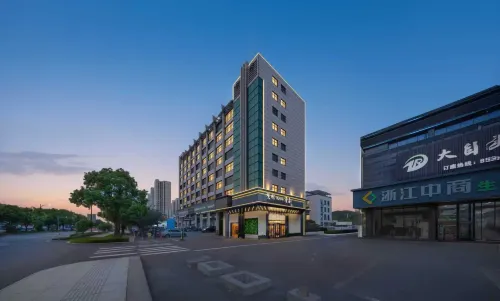 HGrove Hotel (Yangxunqiao Metro Station)