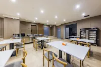โรงแรมลี่ซี (สาขาจัตุรัสหมานซื่อและสนามบินหมานซื่อ) - 3 ดาว