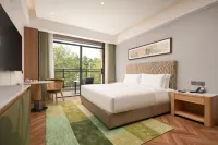 Yilong Holiday Hotel (Wanning Xinglong Tropical Garden Branch) - Mountain view