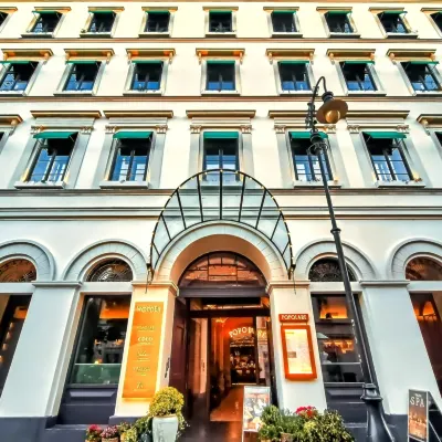 Wonder Budapest Các khách sạn gần Phòng trưng bày 3D