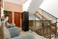 RedDoorz Near Cipinang Indah Mall - Homestays