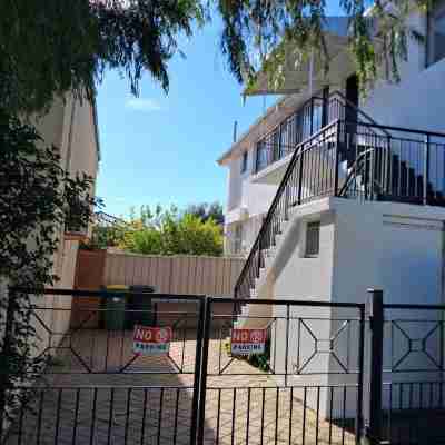 Como Beach 2-Bedroom Apartment Hotel Exterior