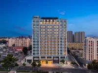 JI Hotel Qingdao North Station Central Hospital Metro - parking