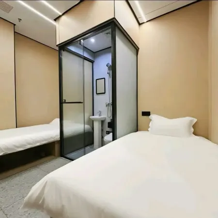 Philosopher's Apartment (Zhongshan Park Wuning Road Subway Station Store)