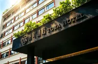 Tongya Hotel (Guiyang Jiaxiu Tower Baoshan South Road Subway Station) Hotels in Future Ark