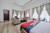 RedDoorz Premium Near Stasiun Lenteng Agung -  อินน์