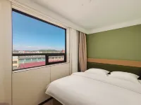 Zoige Yuanli Hotel - Parking