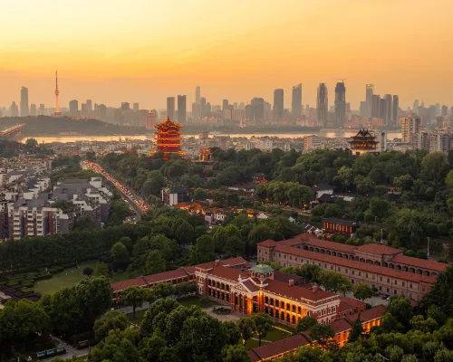 Rufeng Hotel (Wuhan Huanghelou Shouyi Road Subway Station Branch) Рядом с отелем Photos