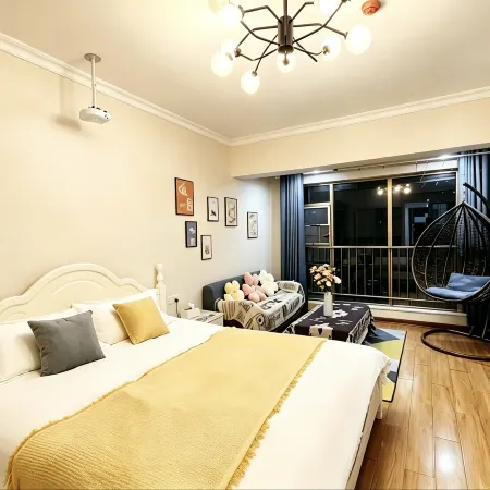 Guiqulai Homestay (Jiefang Road Commercial Pedestrian Street)