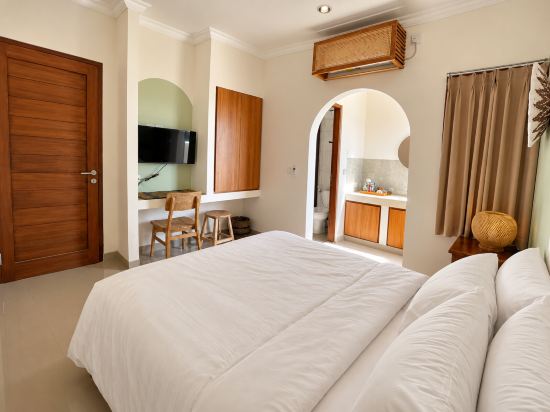 Lovissa Guest House - GWK Uluwatu