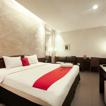 RedDoorz Plus @ Cipaganti Street 3 Hotels in Bandung City