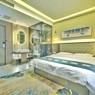Century Golden Flower Light Hotel (Tianshui Central Plaza) Hotels near Yuquanguan Scenic Area