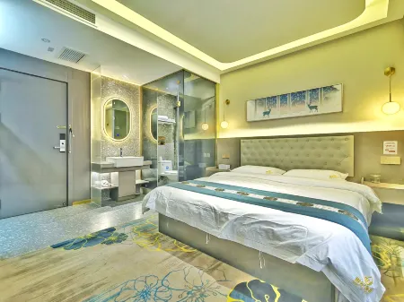 Century Golden Flower Light Hotel (Tianshui Central Plaza) Отели рядом с достопримечательностью «Yuquanguan Scenic Area»