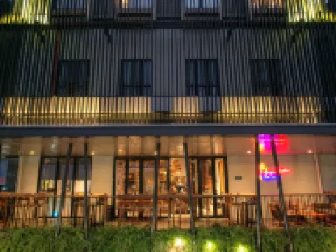 โรงแรมบาติกา ลัมปุง โรงแรมในEngal