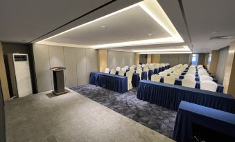 Starway Hotel (Shantou High-Speed Railway Station)