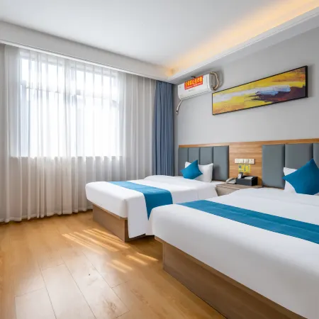 Dongchen Hotel (Lixin Wuyi Square Traditional Chinese Medicine Hospital)