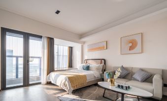 Celebrity City Serviced Apartment (Huizhanzhang Bay East City Guozhanbei Subway Station)