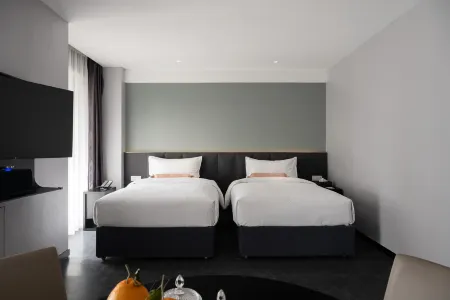 Holz Riez Hotel (Shenyang Olympic Center ,Wanda Palza ,Northeast Hospital)
