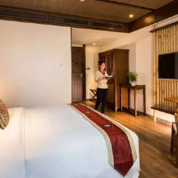 Qiyun Mountain Baiyue Resort Hotel