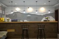 Boyue Jiatu Hotel (Urumqi Wanda Plaza High-speed Railway Station)