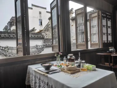 Floral Hotel · Jiangxiangtai Tea Culture Hall hotel (Huizhou Ancient City) Отели рядом с достопримечательностью «Zheng's Ancestral House of She County»