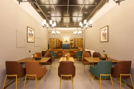 James Joyce Coffetel  (Longhu Beijing Fangshan Tianjie Liangxiang University City Branch) Отели рядом с достопримечательностью «Haotian Park»