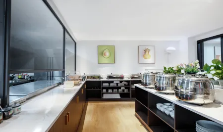 Ruilu International Hotel Отели рядом с достопримечательностью «Chenyi Square»