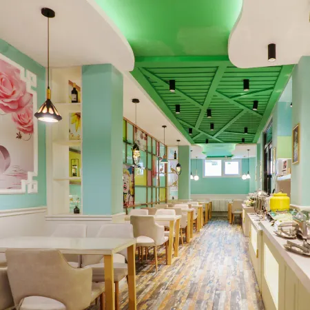 Hongji Business Hotel