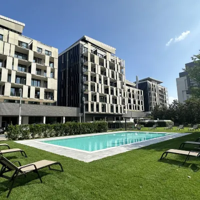 رامادا بلازا باي ويندام ميلانو Hotels near تورو