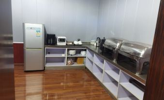 IKEA Collection Hotel (Lvliang Jiaocheng Bus Station)