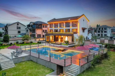 Floral Hotel· Hangzhou Fuju Resort Hotel (Jingshan Huahai Branch) Hotels in Yuhang District