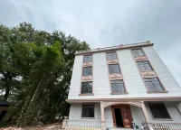 龍威民宿（寶晶宮店） 鄰近英德市茶趣園茶葉經營部的酒店