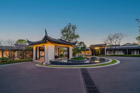 Cloud Field Hotel