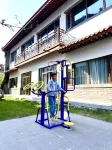 Lakeside Youshe Homestay (Zhumadian Royal Inn)