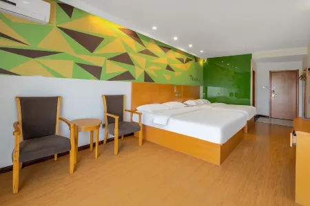 Haiweis Hotel (Shanghai Pudong Airport Store)