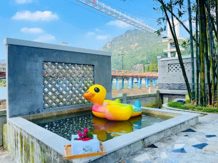 Jiangmen Gudou Hot Spring Zhuyuan Yunju Hotel Отели рядом с достопримечательностью «Gudou Hot Spring Tourist Resort»