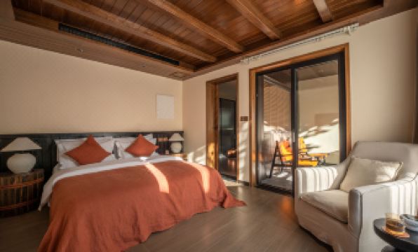 Jingshan Yuanmeisu (Lijiang Ancient City Mufu Branch)