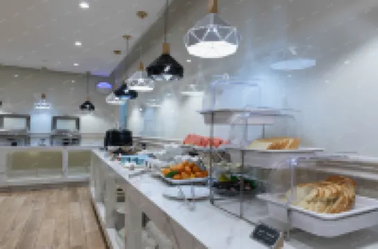 Yimi Apartment (Guangzhou 13 Hangyi De Road Subway Station)