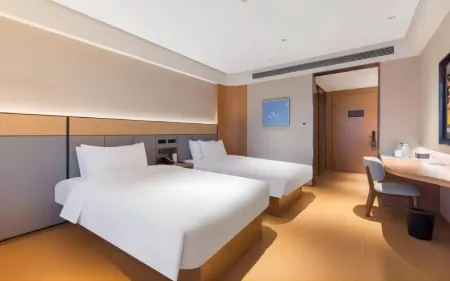 JI Hotel (Xiangxi Phoenix Ancient City Hongqiao)