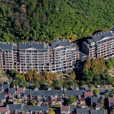 Yunyue Resort Hotel (Anji Wufeng Mountain International Youth Camp) Hoteles cerca de Xiaofeng Millennium Ancient City